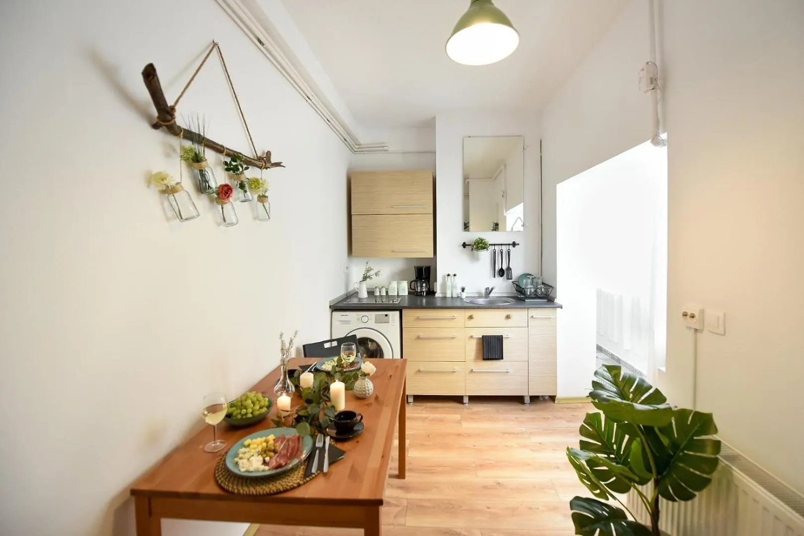 Historic Charm Meets Modern Luxury - Stylish Stays In The City Center Bucharest