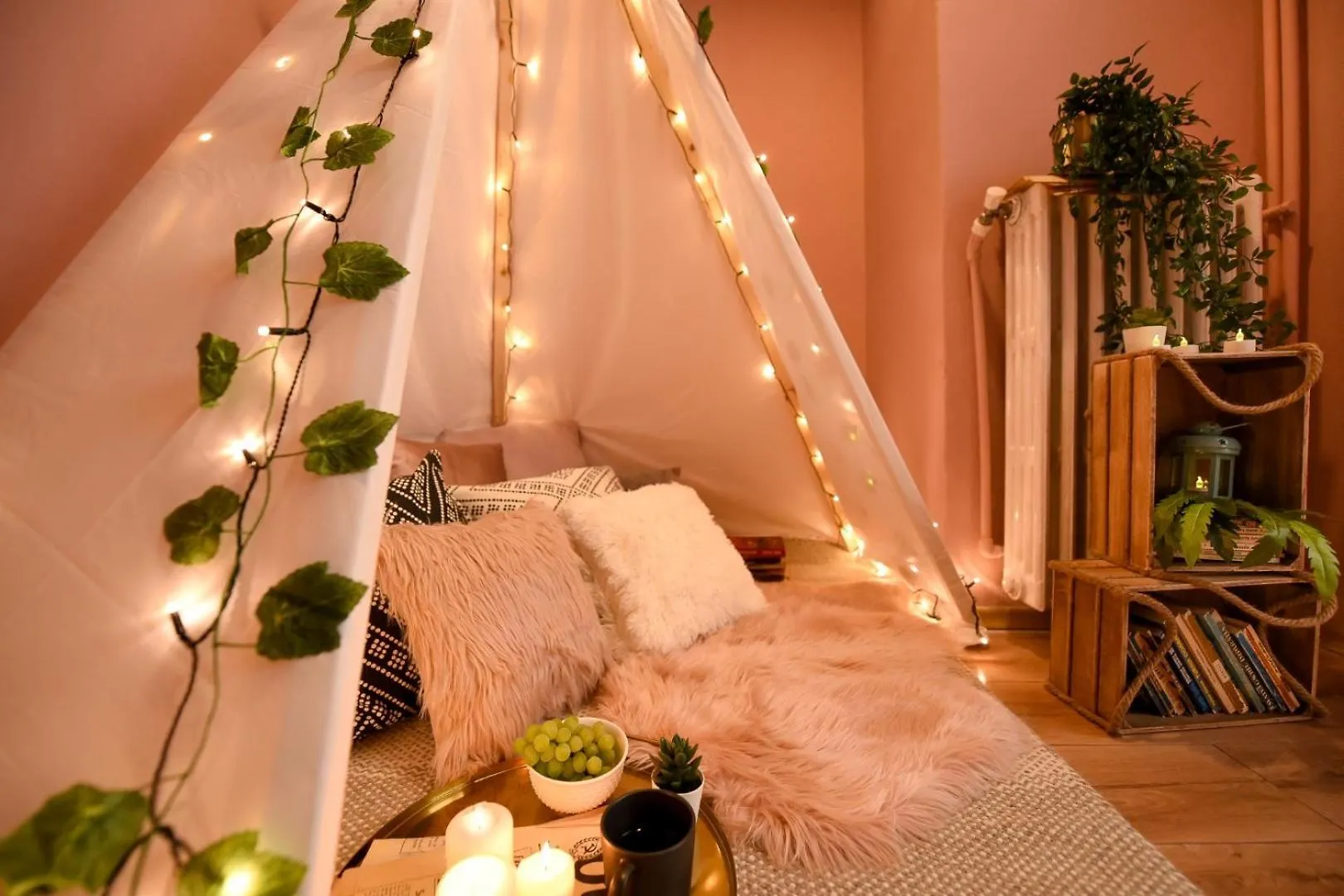 Historic Charm Meets Modern Luxury - Stylish Stays In The City Center Bucharest Apartment