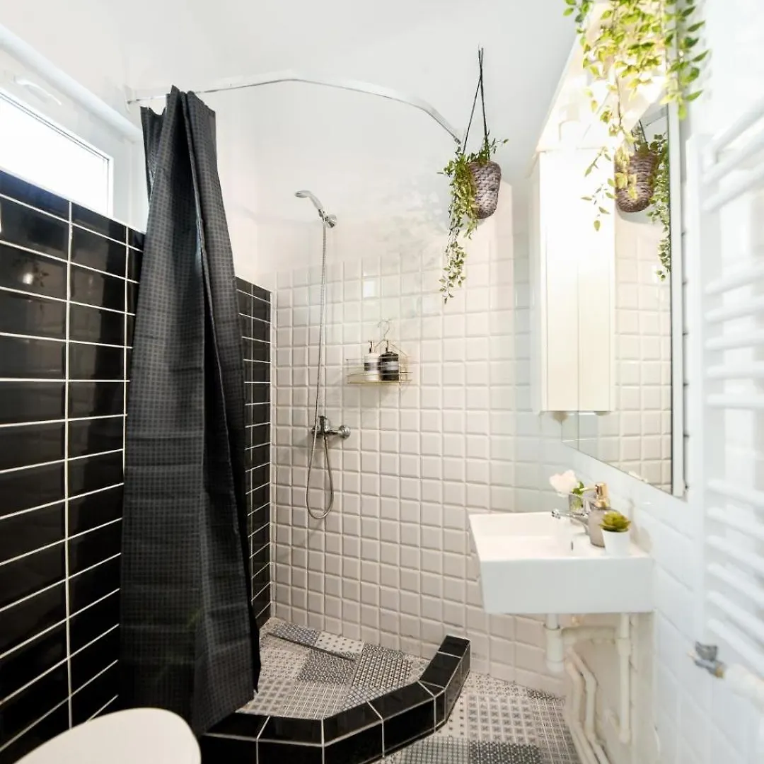 Historic Charm Meets Modern Luxury - Stylish Stays In The City Center Bucharest