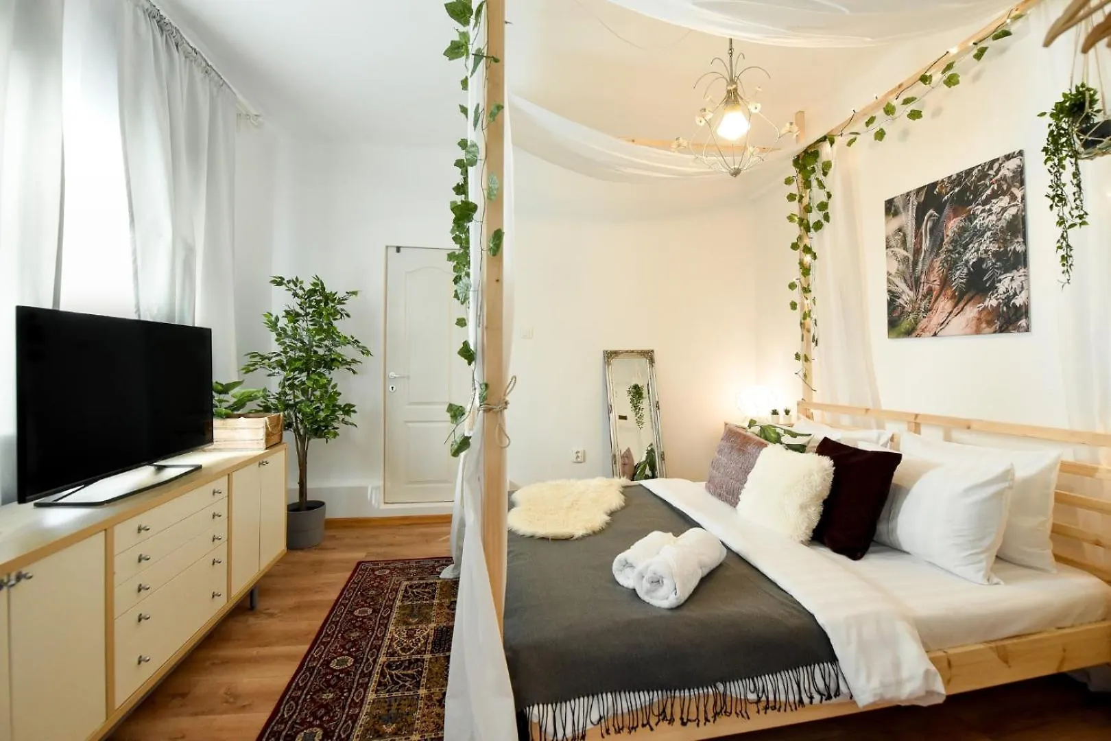 Historic Charm Meets Modern Luxury - Stylish Stays In The City Center Bucharest 0*,