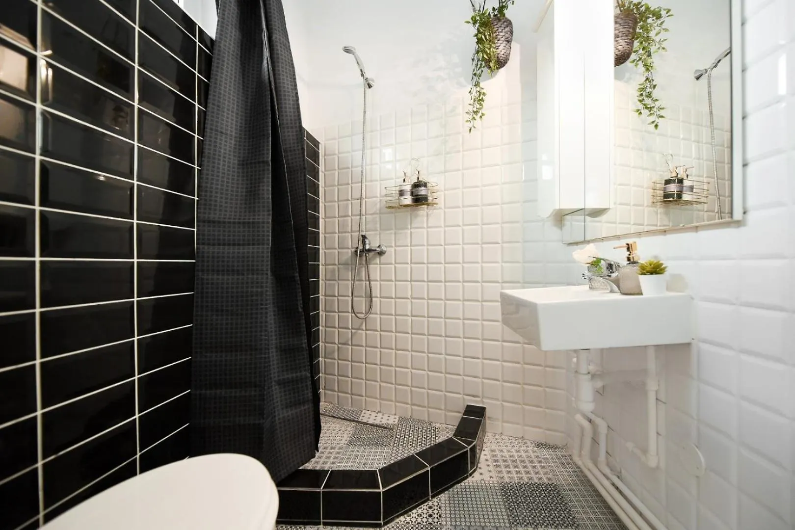 Historic Charm Meets Modern Luxury - Stylish Stays In The City Center Bucharest 0*,