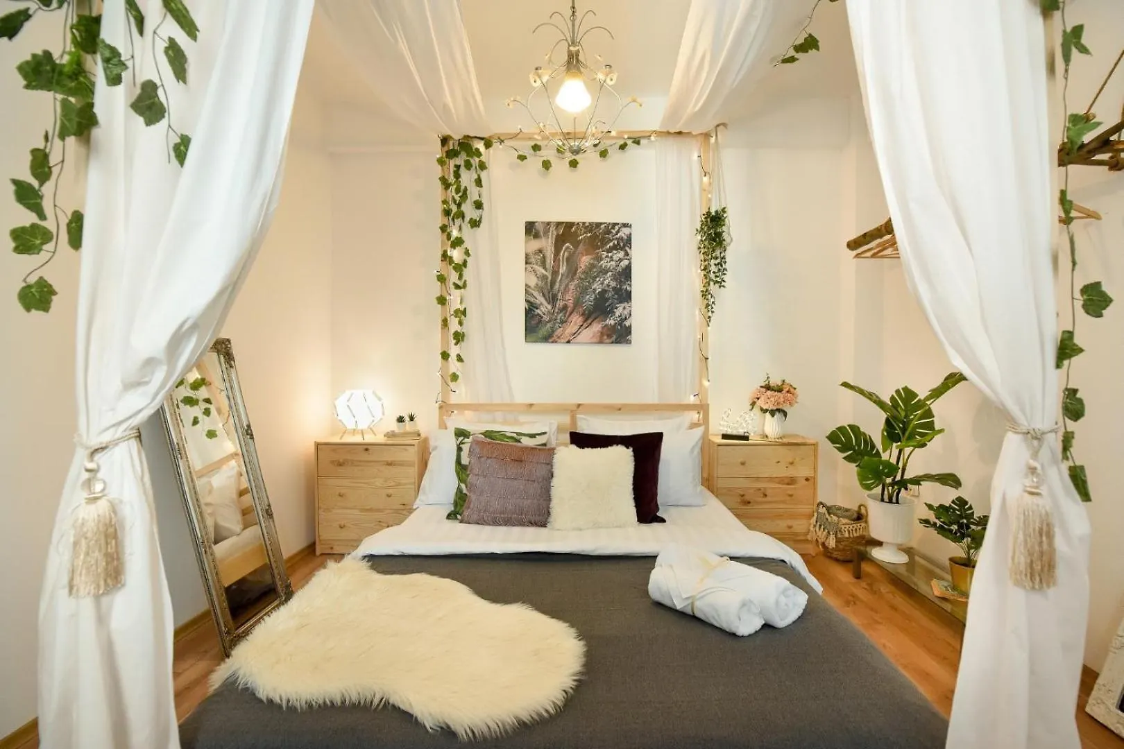 Historic Charm Meets Modern Luxury - Stylish Stays In The City Center Bucharest